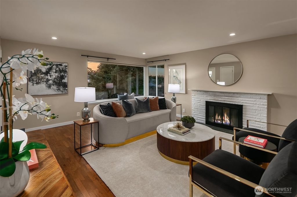 Photo of 5202 38th Avenue SW, Seattle, WA 98126 (MLS # 2503388)