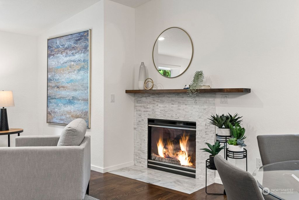 Photo of 835 207th Avenue NE, Sammamish, WA 98074 (MLS # 2329194)