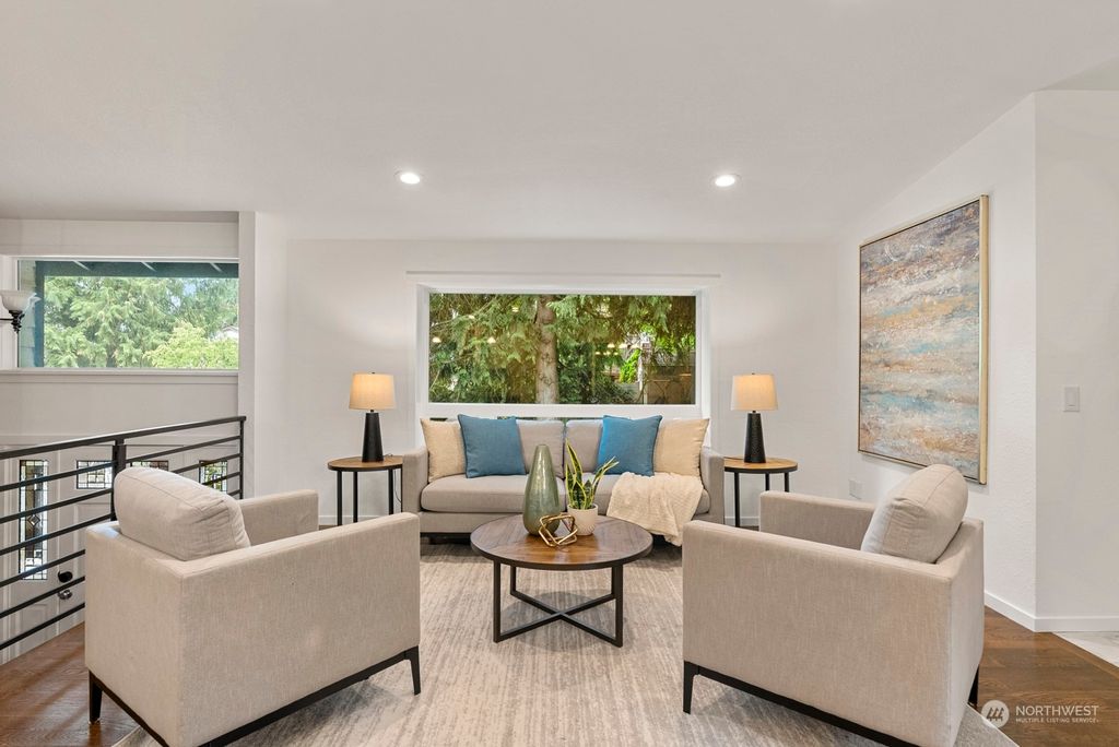 Photo of 835 207th Avenue NE, Sammamish, WA 98074 (MLS # 2329194)