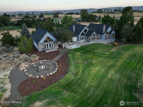 Photo of 15783 Fisk Road, Yakima, WA 98942 (MLS # 2442102)