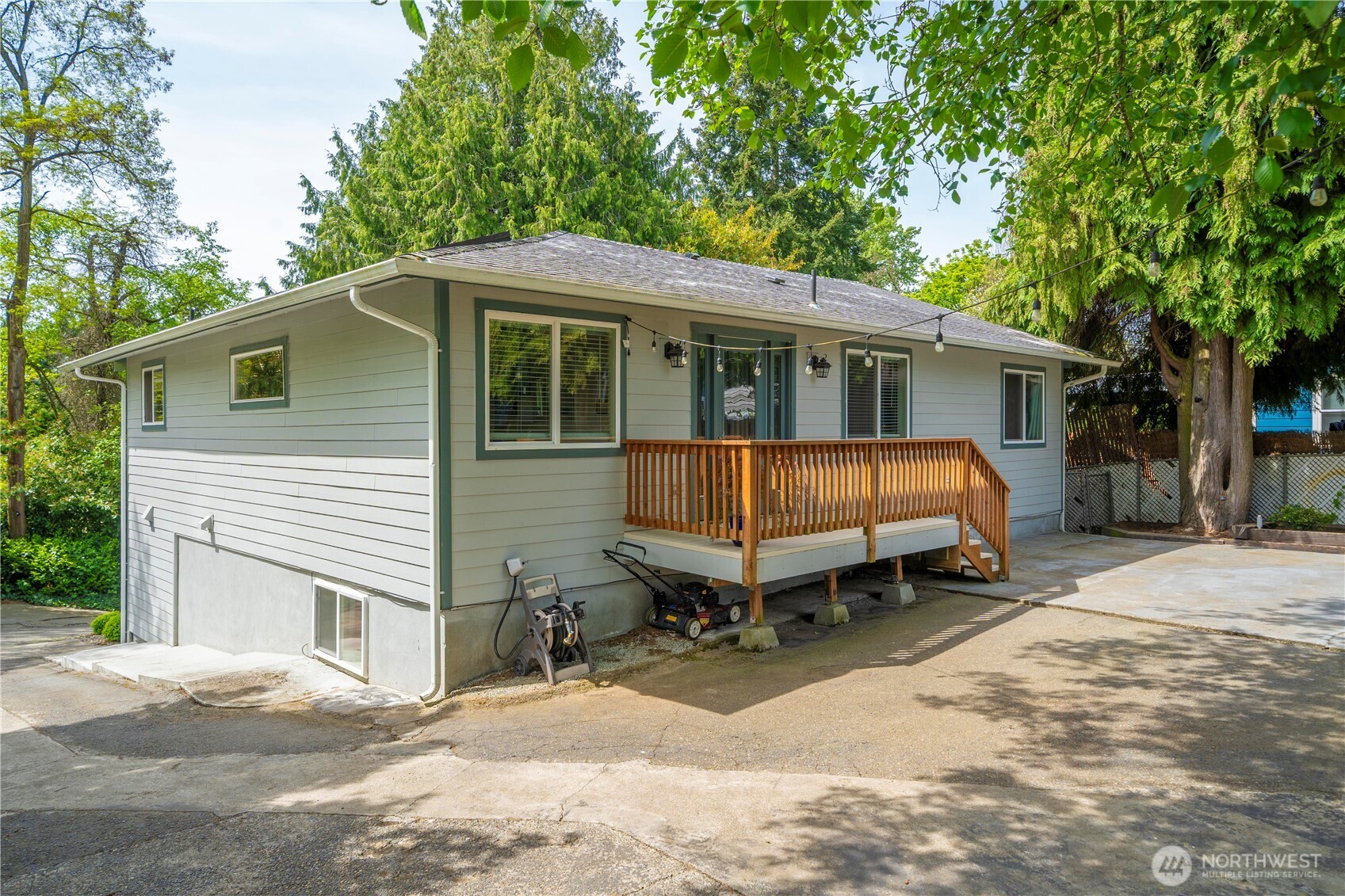 12422 8th Ave S