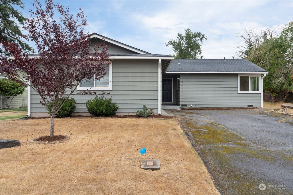 Photo of 5017 103rd Place NE, Marysville, WA 98270 (MLS # 2002556)