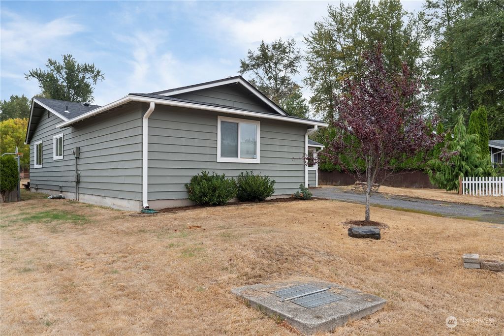 Photo of 5017 103rd Place NE, Marysville, WA 98270 (MLS # 2002556)