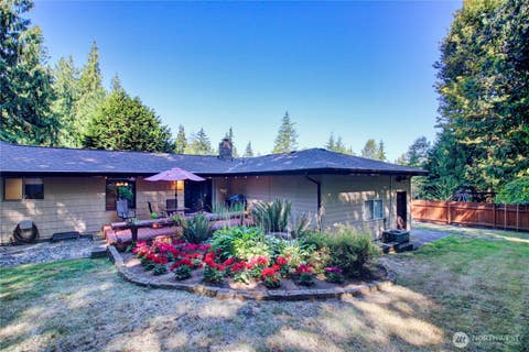 Photo of 510 Sioux Drive W, Mount Vernon, WA 98273 (MLS # 2560883)