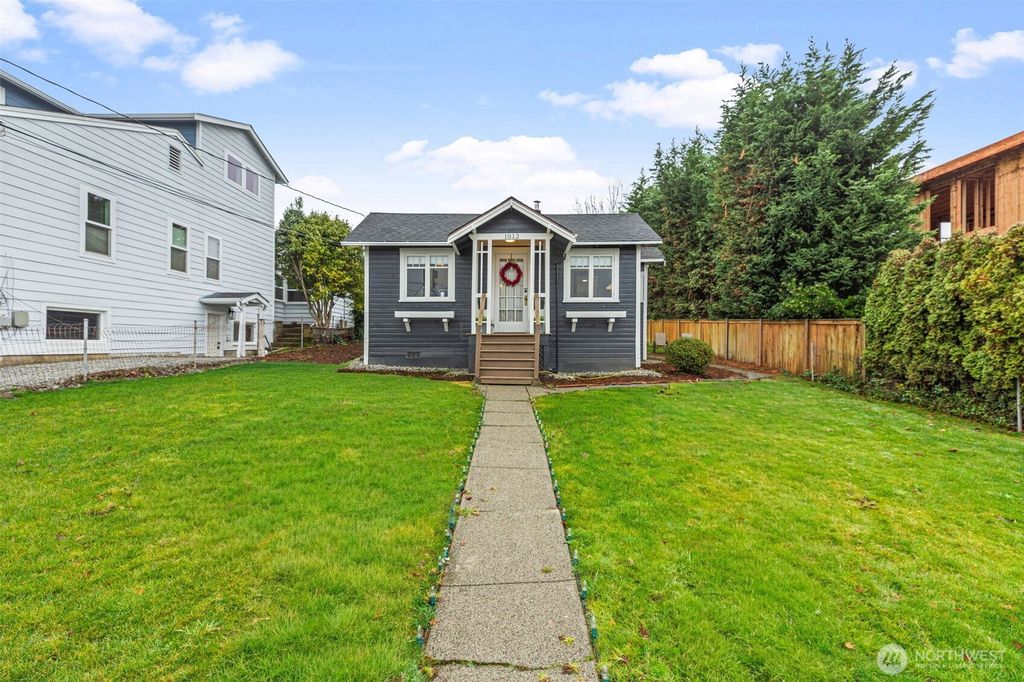 Photo of 1012 1st Street, Kirkland, WA 98033 (MLS # 2460048)