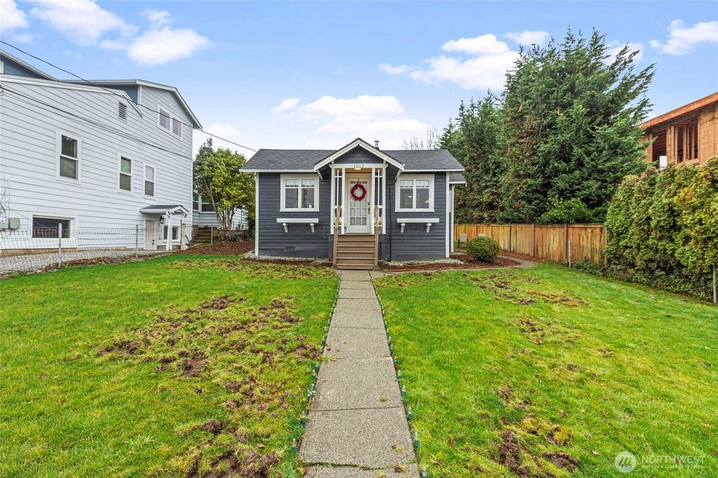 Photo of 1012 1st Street, Kirkland, WA 98033 (MLS # 2460048)