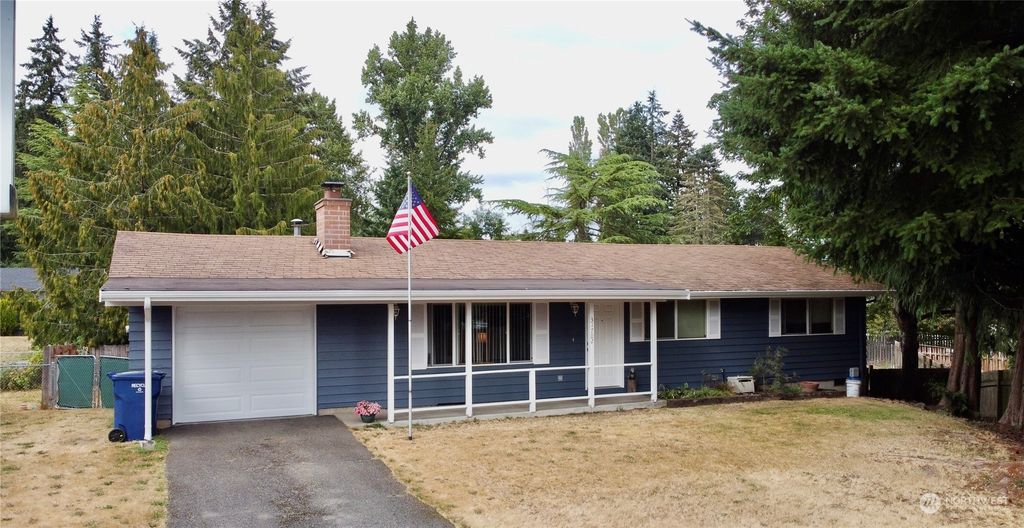 Photo of 31702 5th Avenue S, Federal Way, WA 98003 (MLS # 1983545)