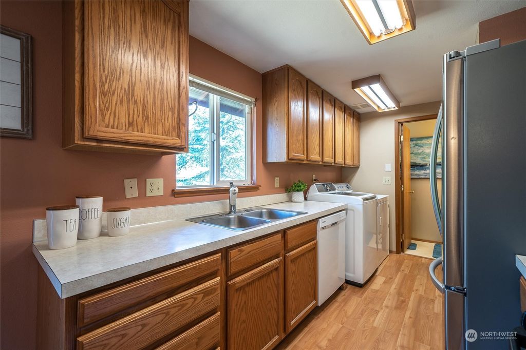 Photo of 31702 5th Avenue S, Federal Way, WA 98003 (MLS # 1983545)