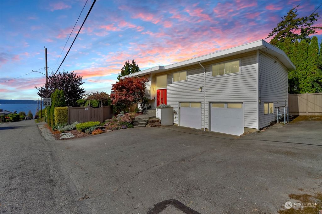 Photo of 2002 NW 199th Street, Shoreline, WA 98177 (MLS # 2295011)