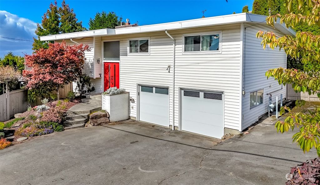 Photo of 2002 NW 199th Street, Shoreline, WA 98177 (MLS # 2295011)
