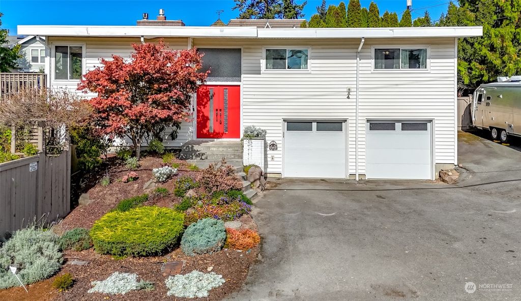 Photo of 2002 NW 199th Street, Shoreline, WA 98177 (MLS # 2295011)