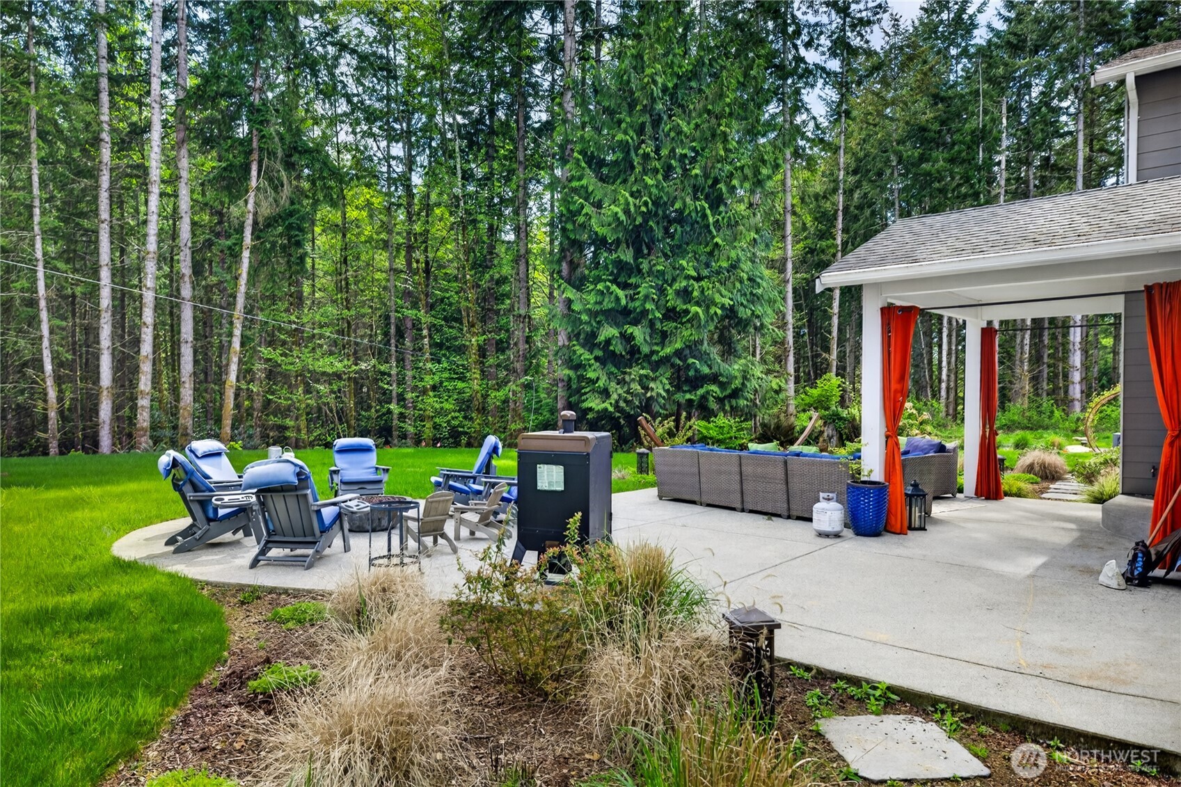 Stanwood, Washington, 98292, United States, 4 Bedrooms Bedrooms, ,3 BathroomsBathrooms,Residential,Active,2052133