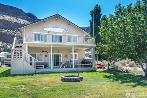 Photo of 312 SW River Drive, Quincy, WA 98848 (MLS # 2506598)