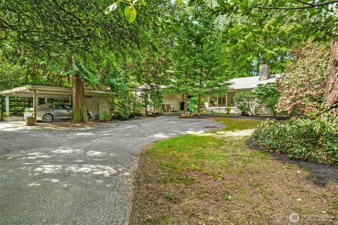 Photo of 3419 Evergreen Point Road, Medina, WA 98039 (MLS # 2561009)