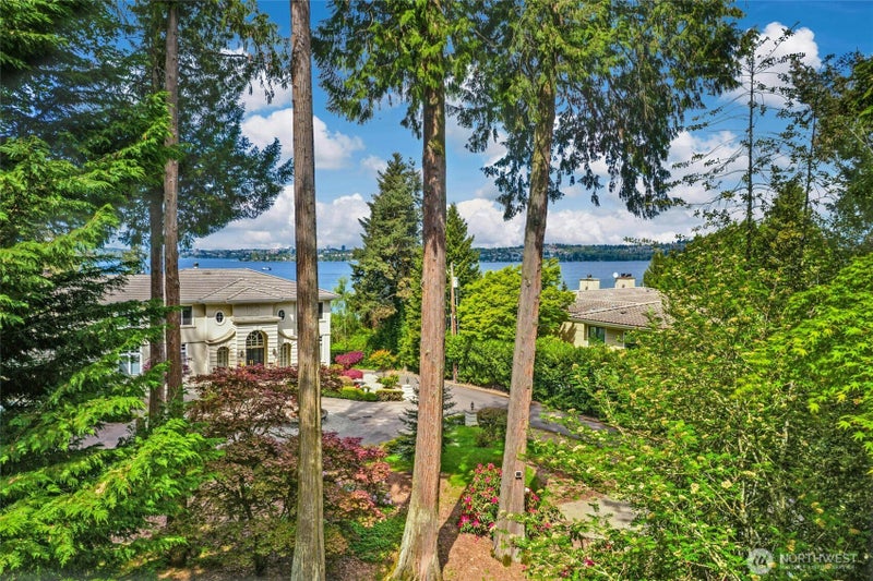3419 Evergreen Point Road