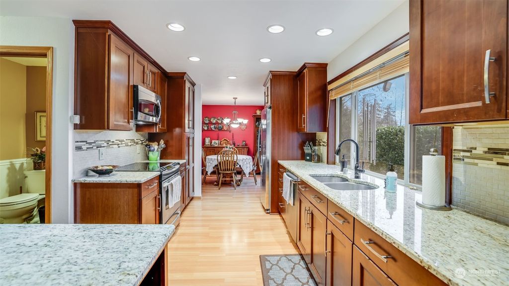 Photo of 12009 SE 262nd Place, Kent, WA 98030 (MLS # 2322328)