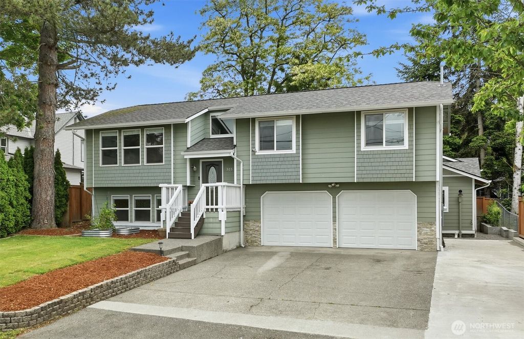 Photo of 515 Avenue J, Snohomish, WA 98290 (MLS # 2529077)