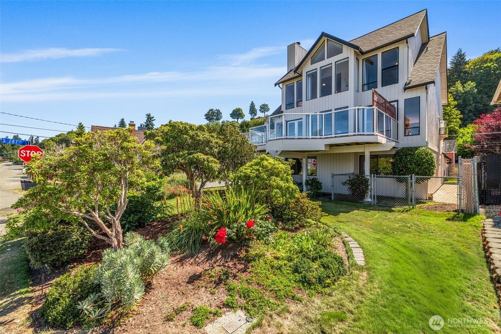 Photo of 415 S 287th Street, Des Moines, WA 98198 (MLS # 2424561)