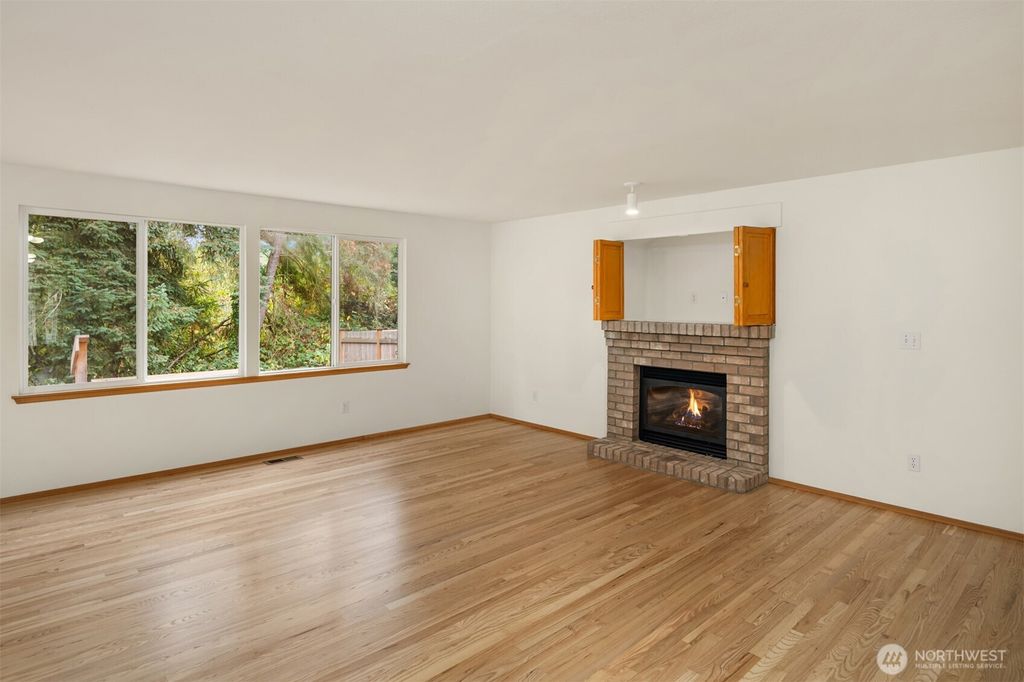 Photo of 12841 SE 175th Court, Renton, WA 98058 (MLS # 2442803)