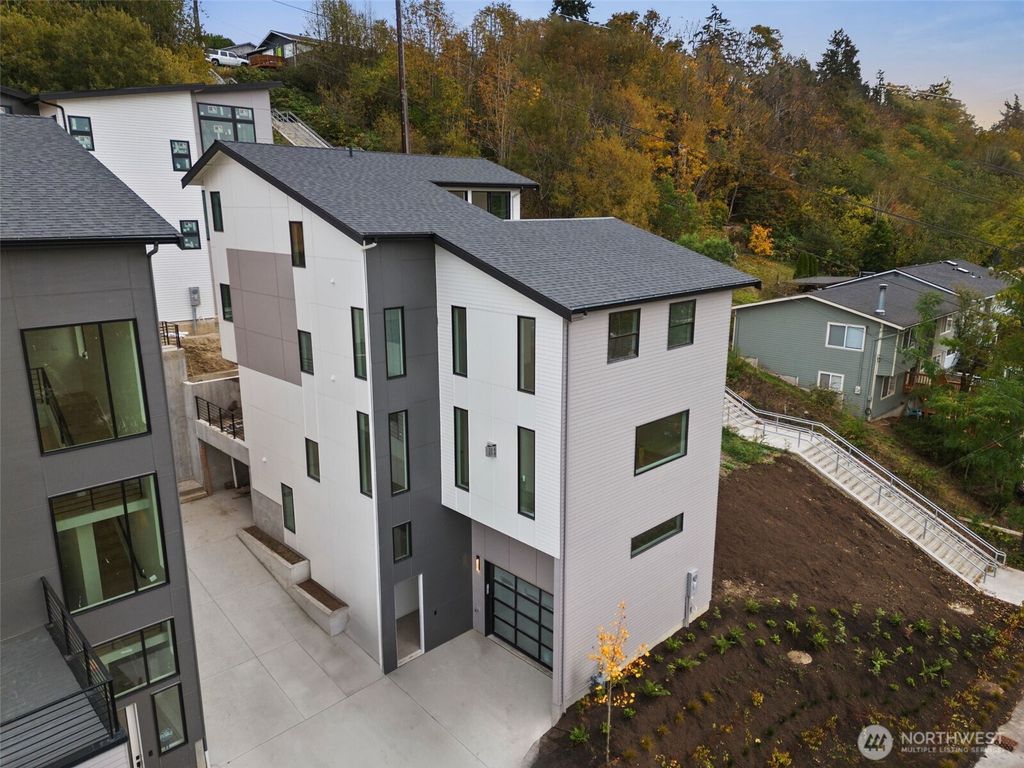 Photo of 5256 23rd Avenue SW, Seattle, WA 98106 (MLS # 2317967)