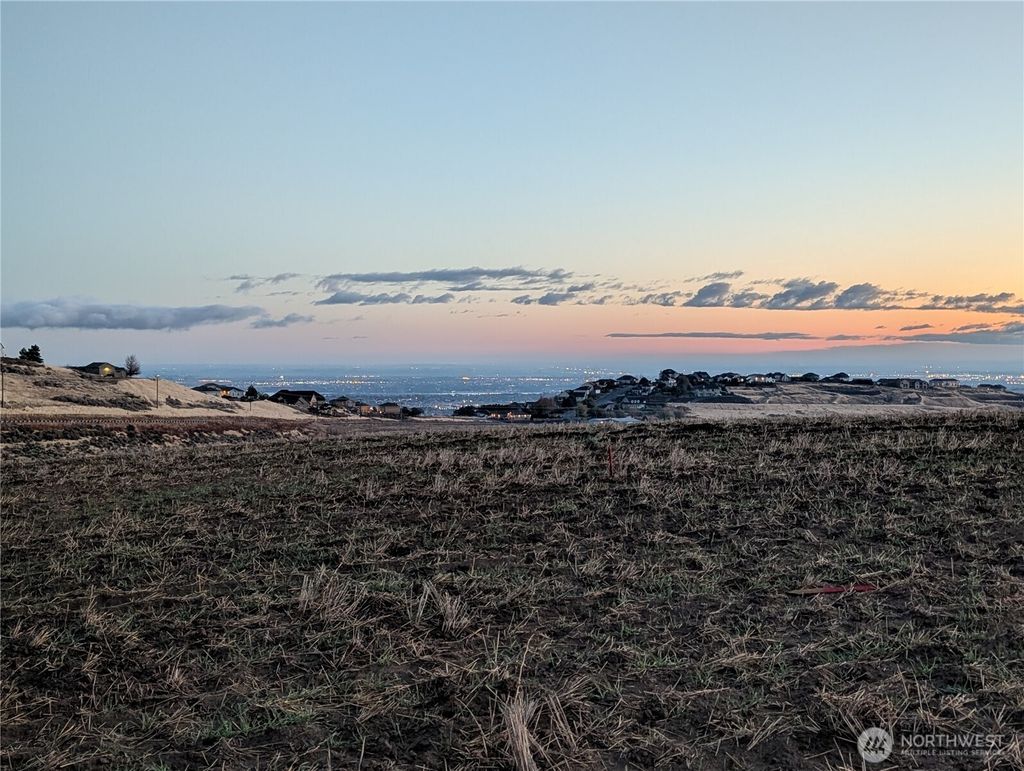 Photo of 100900 E Bastian PR SE, Kennewick, WA 99338 (MLS # 2490458)