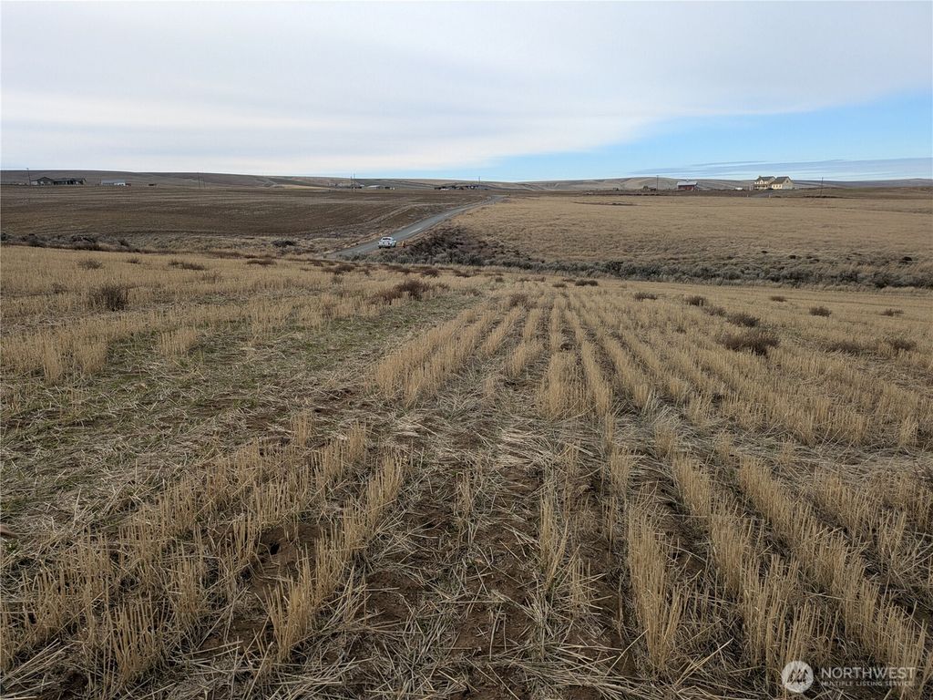 Photo of 100900 E Bastian PR SE, Kennewick, WA 99338 (MLS # 2490458)