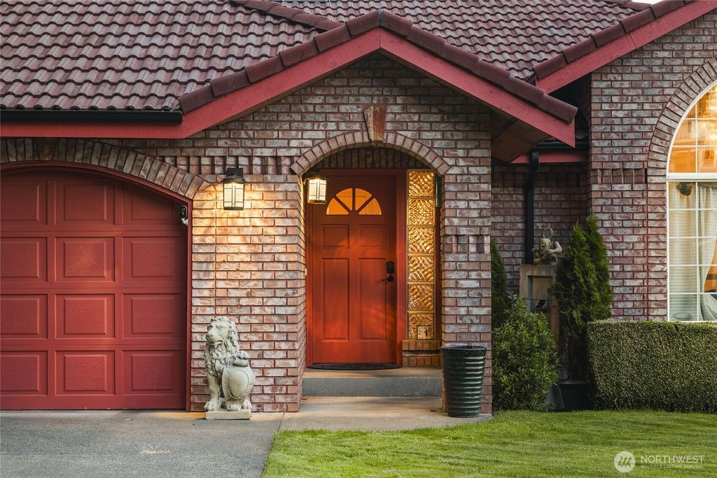 Photo of 2781 Chambers Point Court, Steilacoom, WA 98388 (MLS # 2472672)