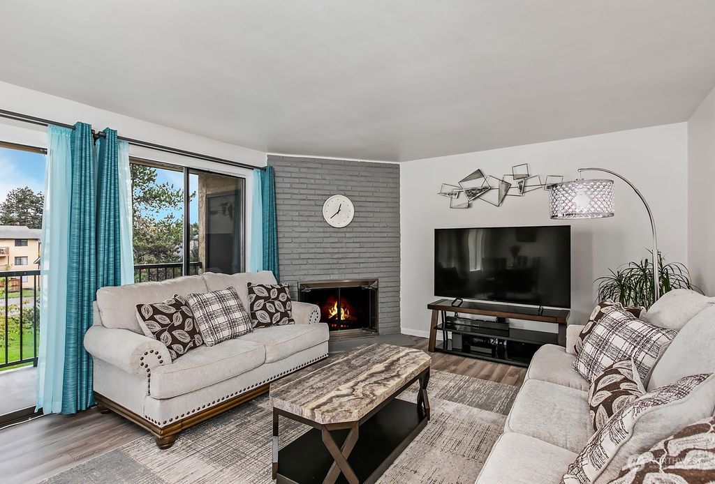 Photo of 12611 NE 145th Place #H-75, Kirkland, WA 98034 (MLS # 2043597)