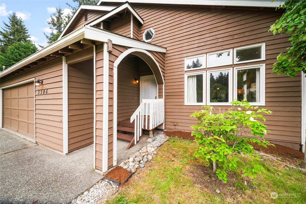 Photo of 5506 168th Place SW, Lynnwood, WA 98037 (MLS # 2226879)