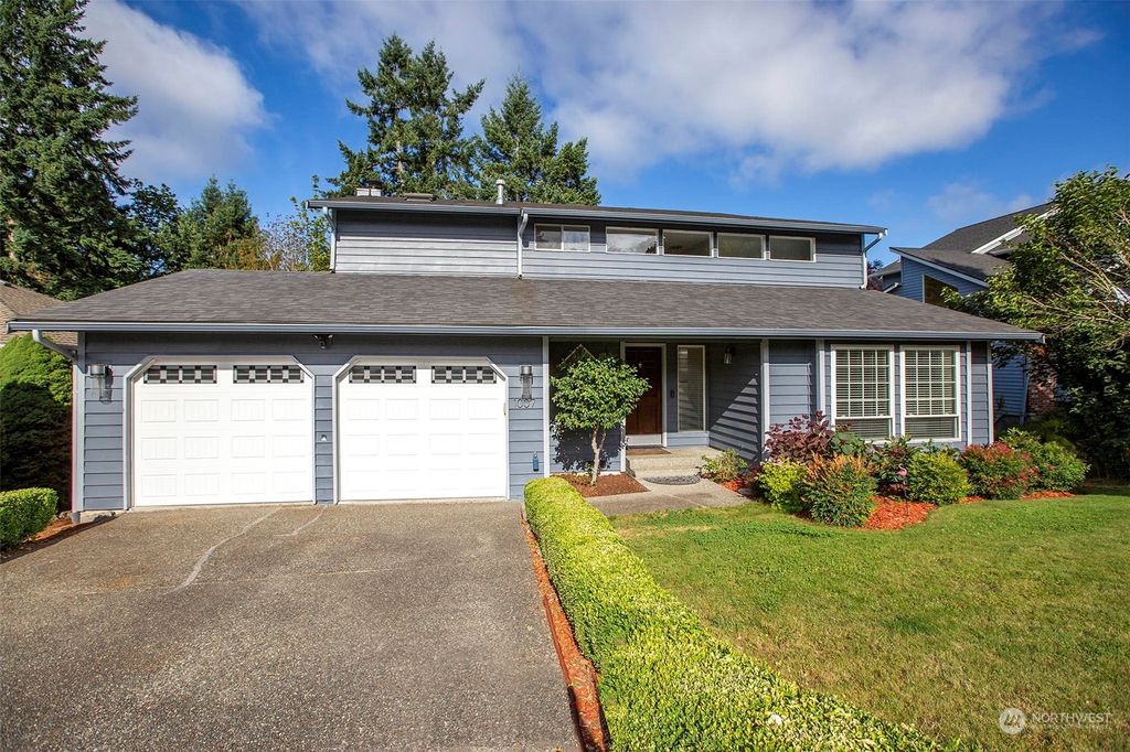 Photo of 1007 221st Avenue NE, Sammamish, WA 98074 (MLS # 2142477)