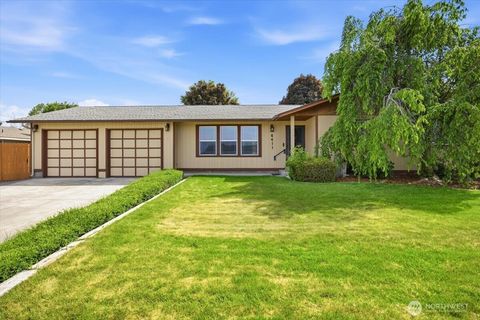 Photo of 6411 W Willamette Ave AVE, Kennewick, WA 99336 (MLS # 2523026)