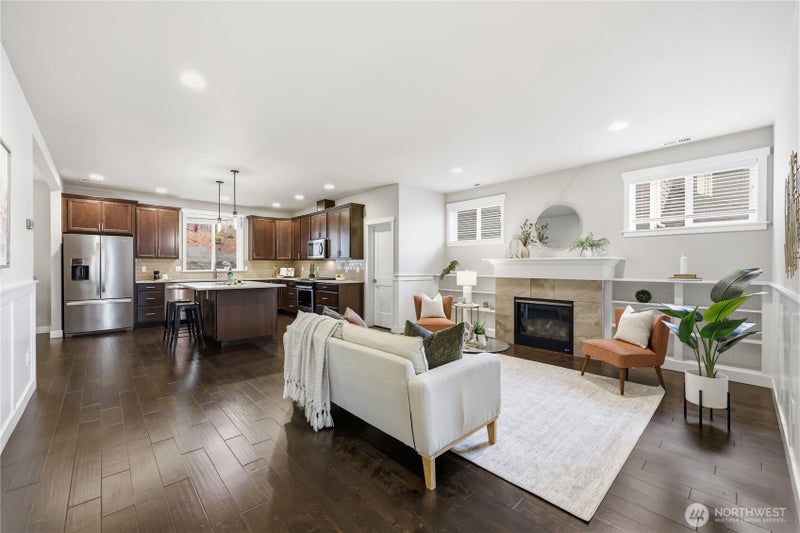 1098 NE Sockeye Court