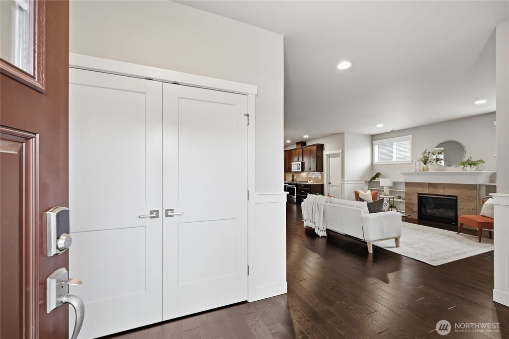 Photo of 1098 NE Sockeye Court, Bremerton, WA 98311 (MLS # 2560595)