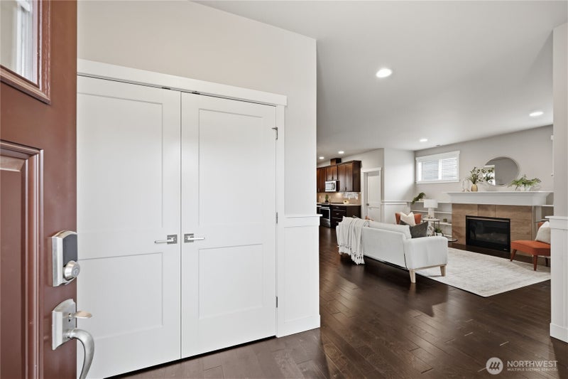 1098 NE Sockeye Court