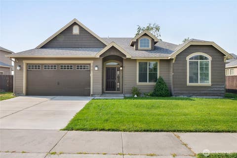 Photo of 4707 W Warbler Street, Moses Lake, WA 98837 (MLS # 2568599)