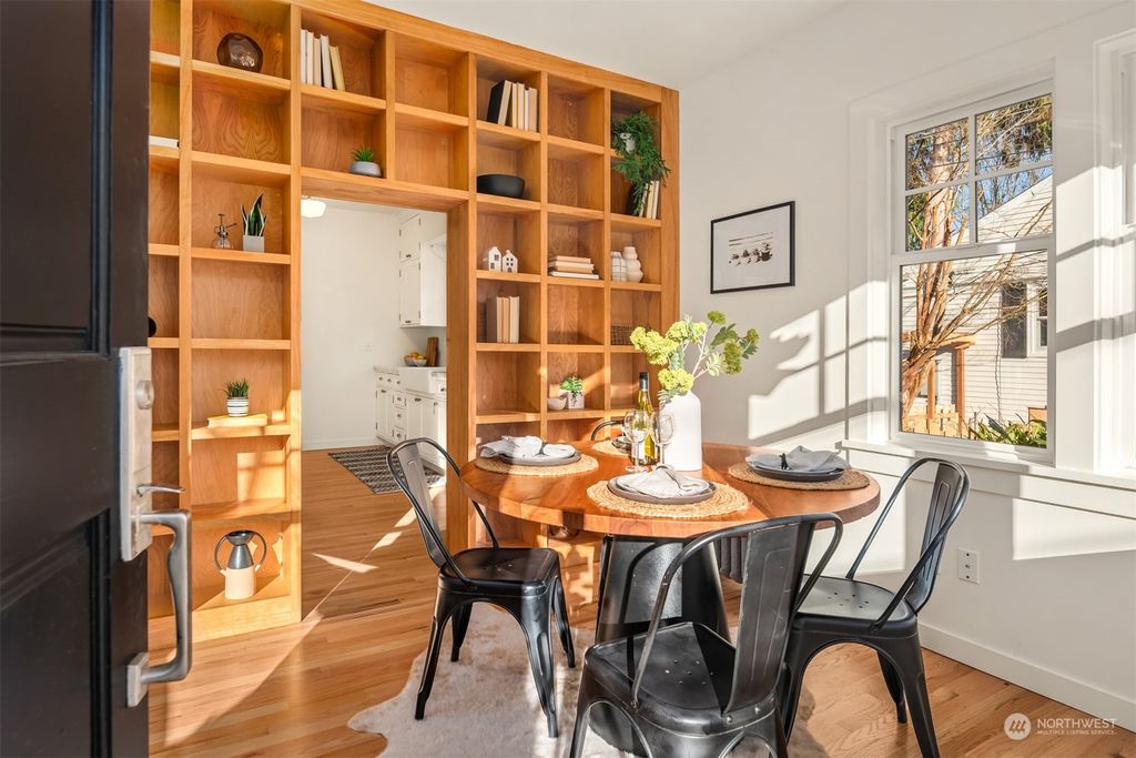 Photo of 4514 SW Walker Street, Seattle, WA 98116 (MLS # 2314644)