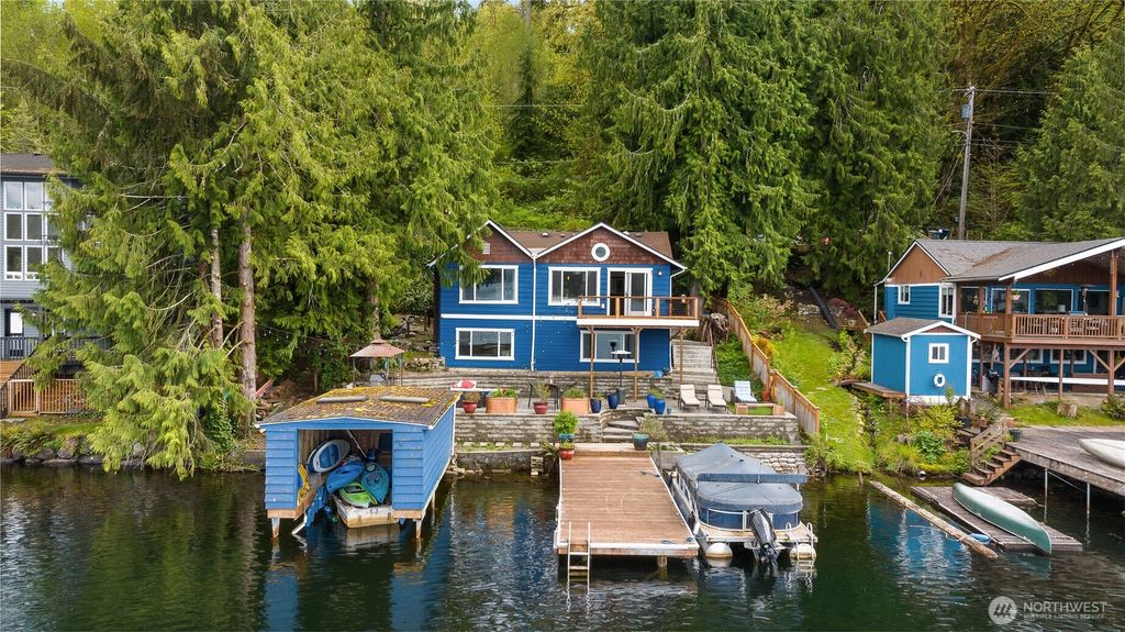 Photo of 23821 S Lake Roesiger Road, Snohomish, WA 98290 (MLS # 2369451)