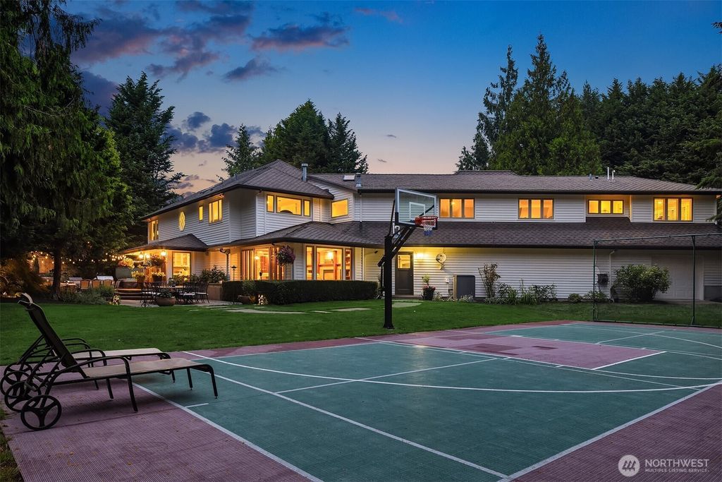 Photo of 18121 NE 129th Place, Redmond, WA 98052 (MLS # 2380059)