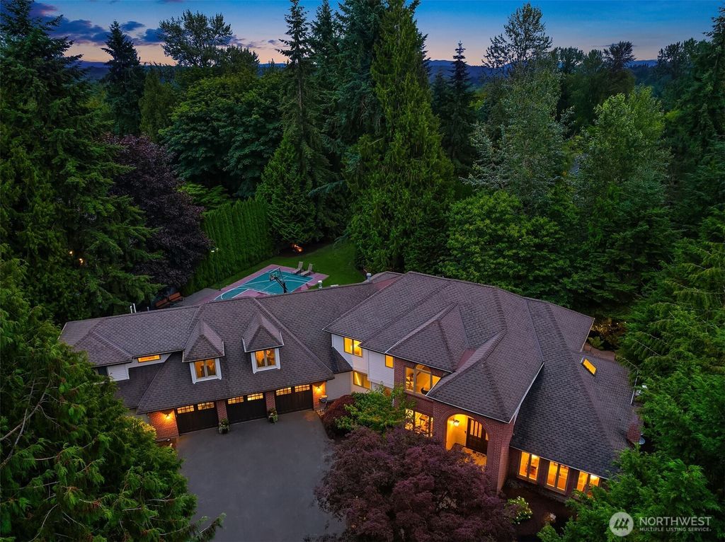 Photo of 18121 NE 129th Place, Redmond, WA 98052 (MLS # 2380059)