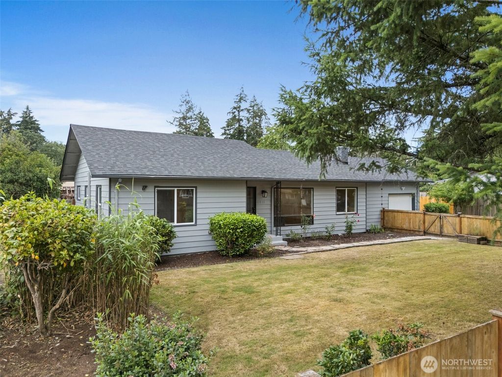 Photo of 8811 SW Wildwood Ave AVE, Lakewood, WA 98498 (MLS # 2548559)
