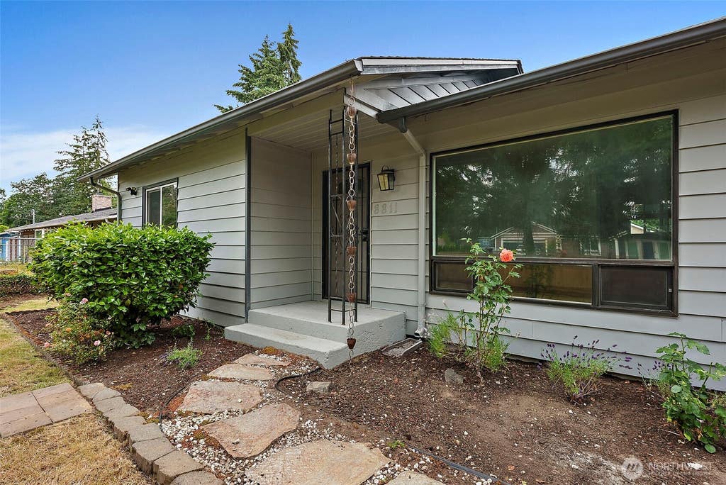Photo of 8811 SW Wildwood Ave AVE, Lakewood, WA 98498 (MLS # 2548559)