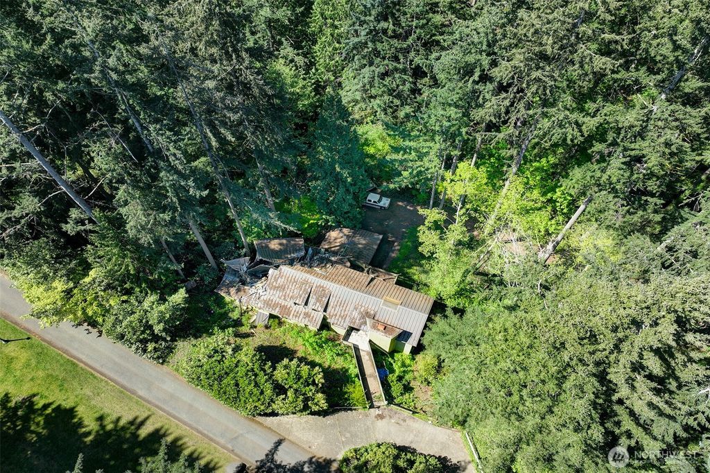 Photo of 3815 131st Avenue NE, Bellevue, WA 98005 (MLS # 2516826)
