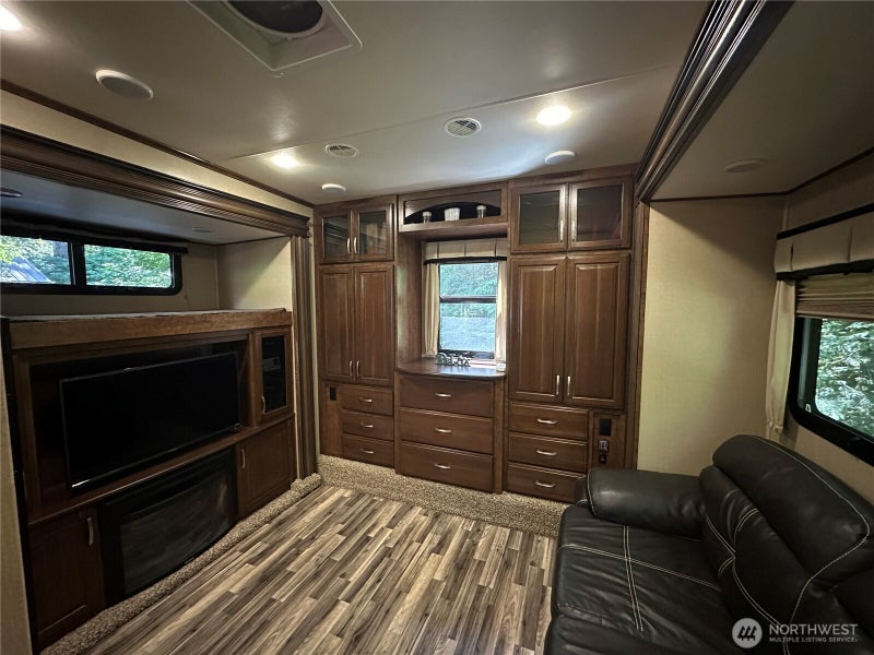45264 Nesika Trail