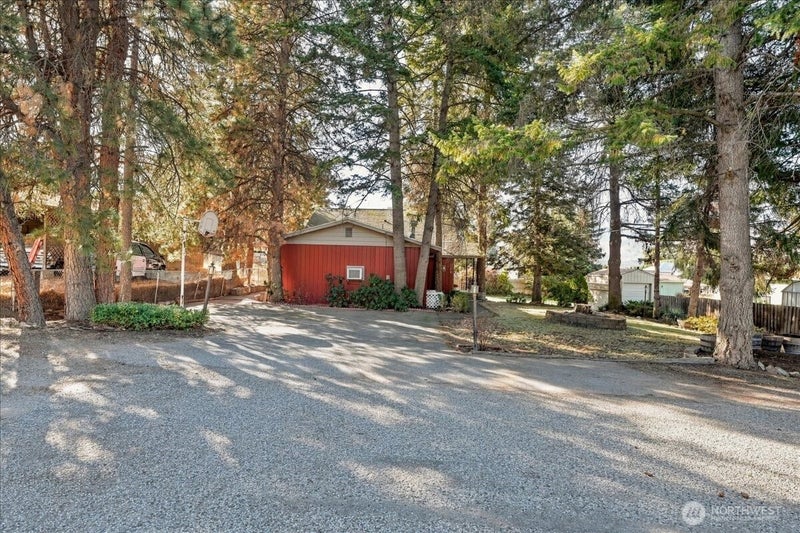 140 Robin Place NW