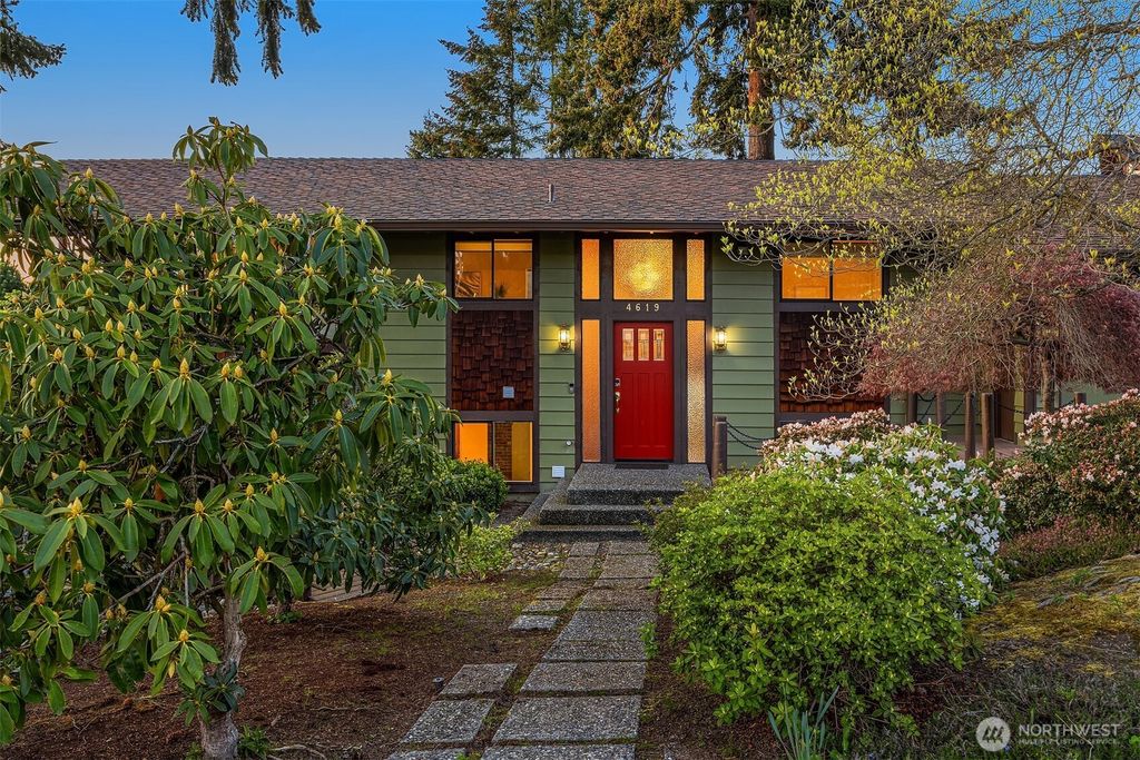 Photo of 4619 79th Place SW, Mukilteo, WA 98275 (MLS # 2360123)