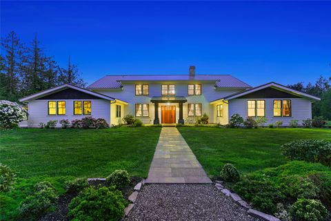 4268 Tunnelwood Court NE Bainbridge Island WA 98110
