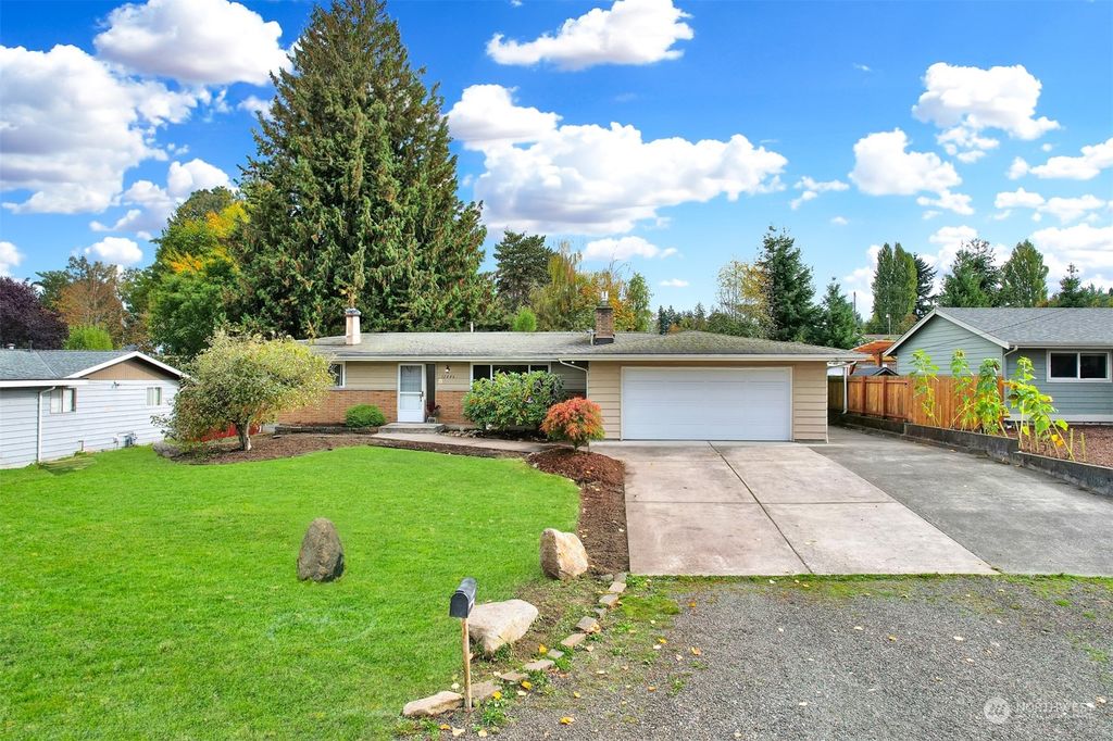 Photo of 12446 155th Avenue SE, Renton, WA 98059 (MLS # 2303973)