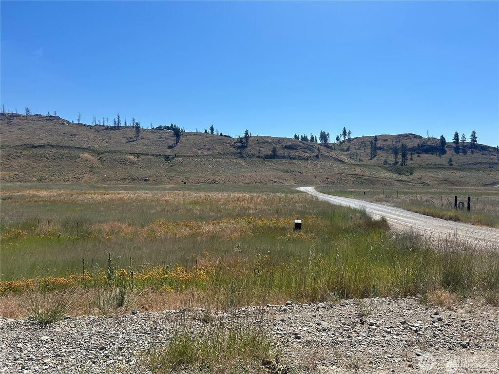 Photo of 4 Crest Drive, Oroville, WA 98844 (MLS # 2461615)