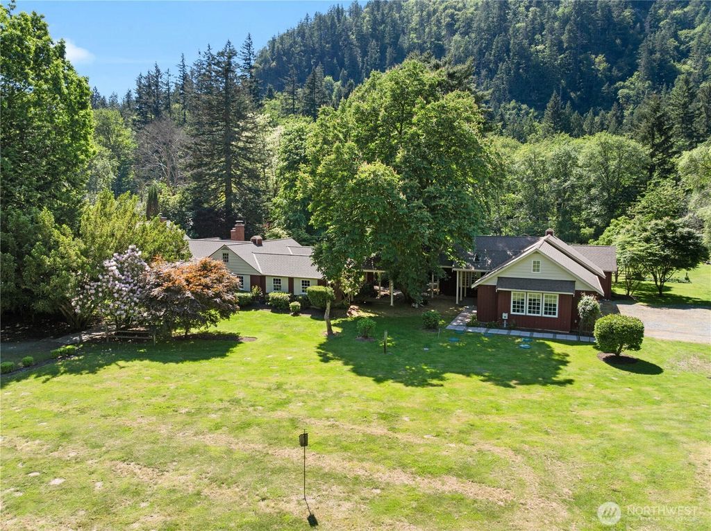 Photo of 12019 Issaquah-Hobart Road SE, Issaquah, WA 98027 (MLS # 2531688)
