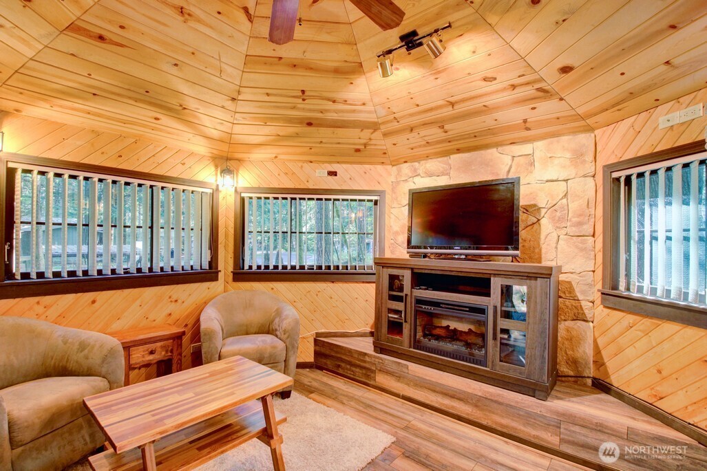 175 Big River Boulevard E